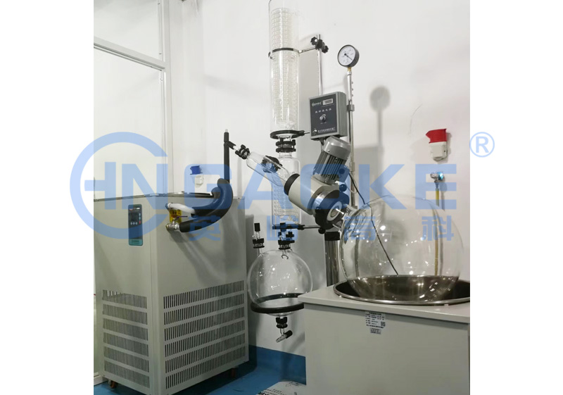 R5003-50L旋轉蒸發器及配套低溫泵安裝完畢